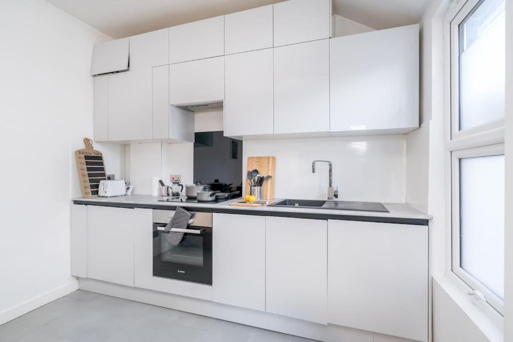 New 3Bed Stylish Apartment With Amazing Transport Λονδίνο Εξωτερικό φωτογραφία