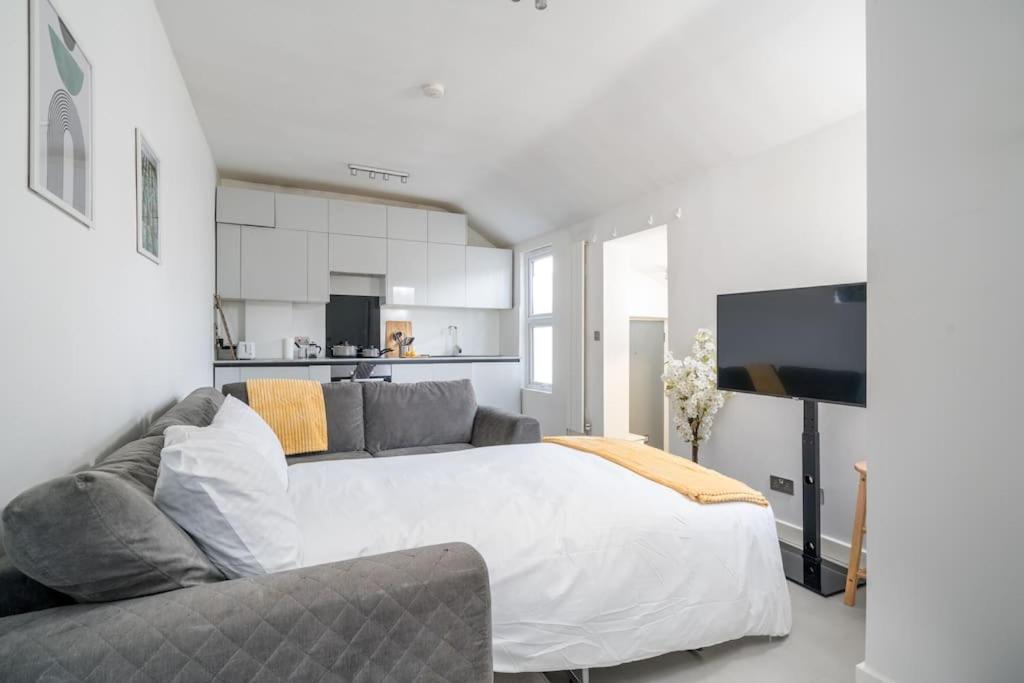 New 3Bed Stylish Apartment With Amazing Transport Λονδίνο Εξωτερικό φωτογραφία