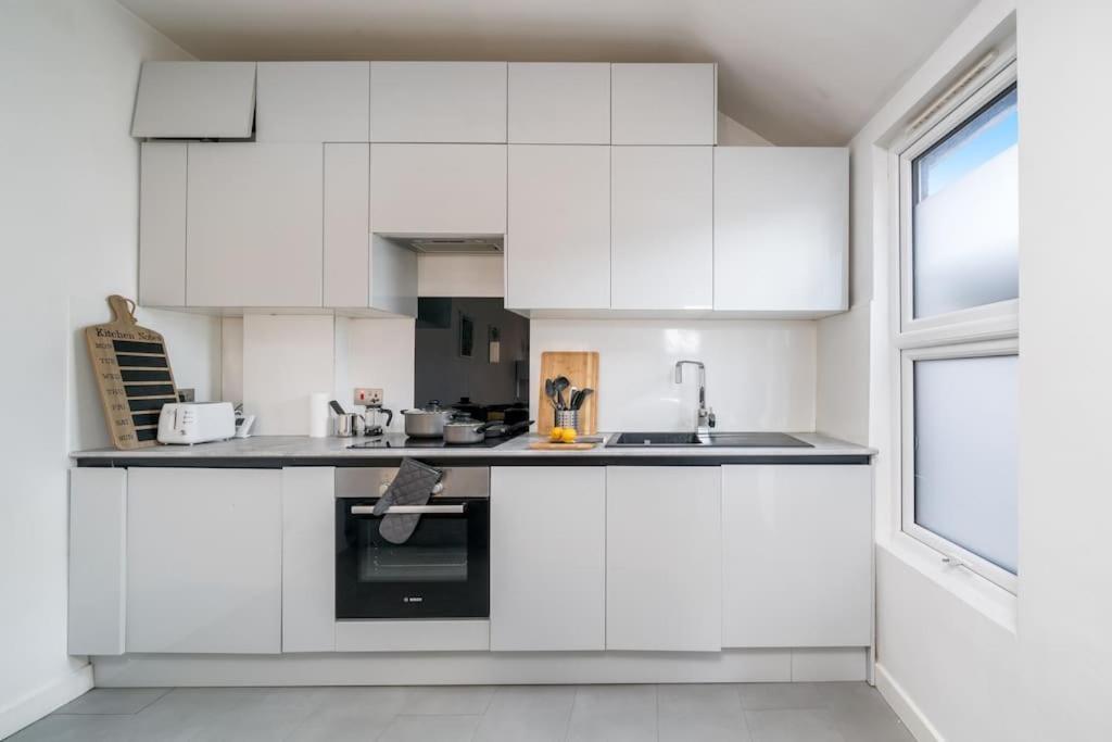 New 3Bed Stylish Apartment With Amazing Transport Λονδίνο Εξωτερικό φωτογραφία