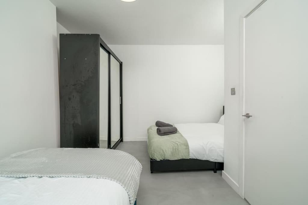 New 3Bed Stylish Apartment With Amazing Transport Λονδίνο Εξωτερικό φωτογραφία