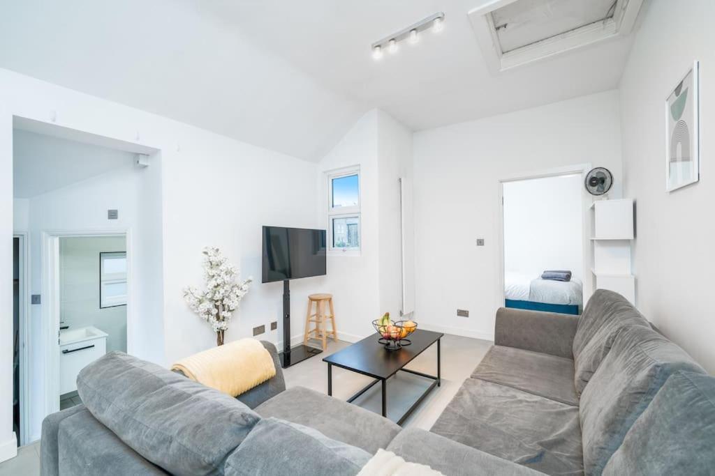 New 3Bed Stylish Apartment With Amazing Transport Λονδίνο Εξωτερικό φωτογραφία